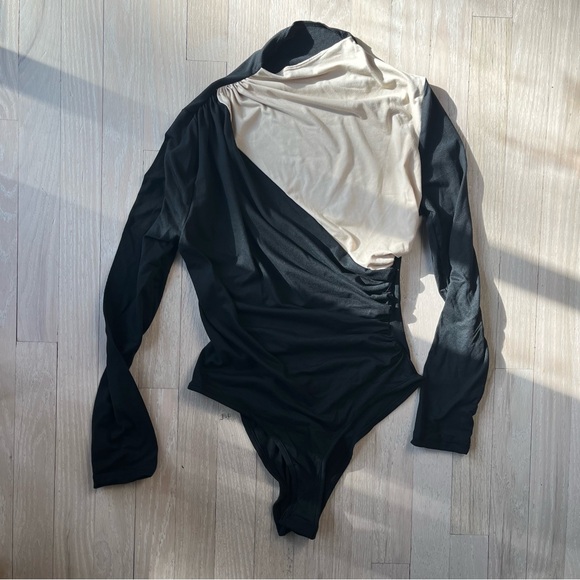 Black and Cream bodysuit - Picture 3 of 3